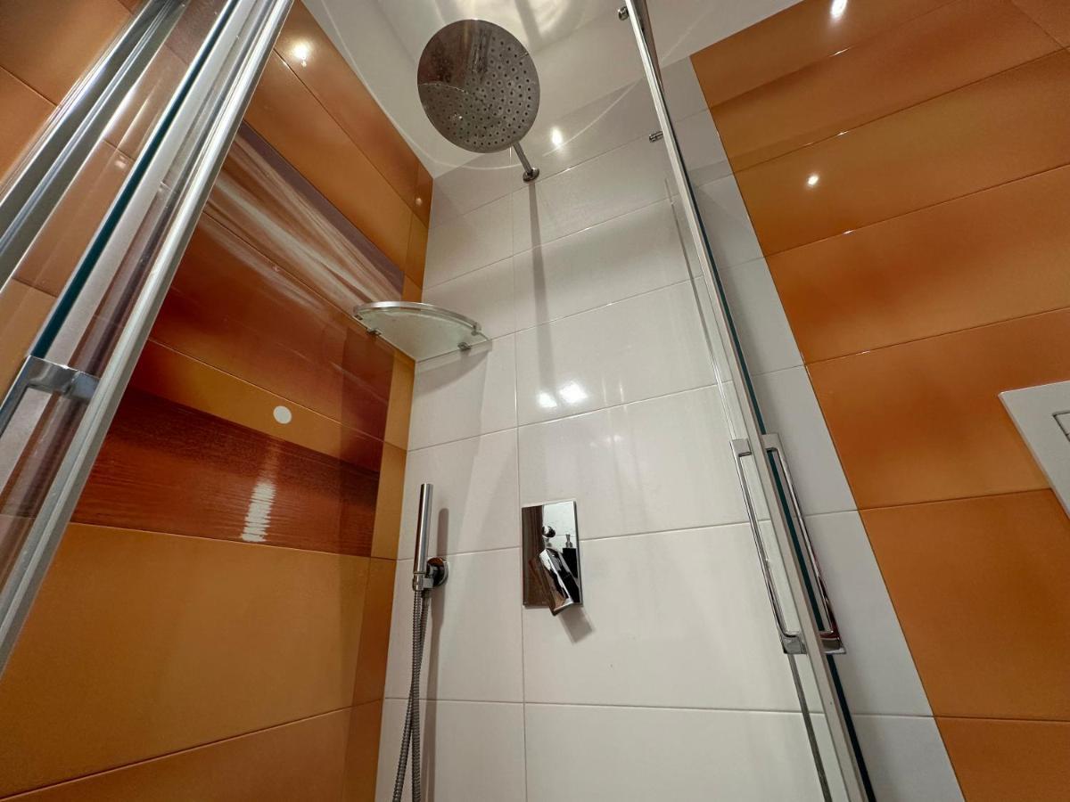 Domus Luca - Central Rooms In The Heart Of Naples Exterior photo
