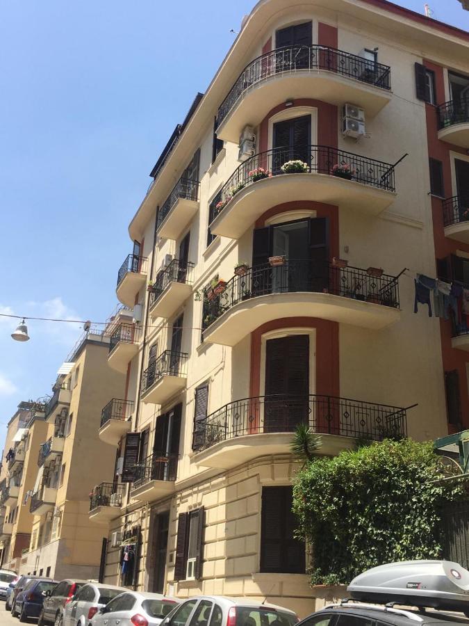 Domus Luca - Central Rooms In The Heart Of Naples Exterior photo